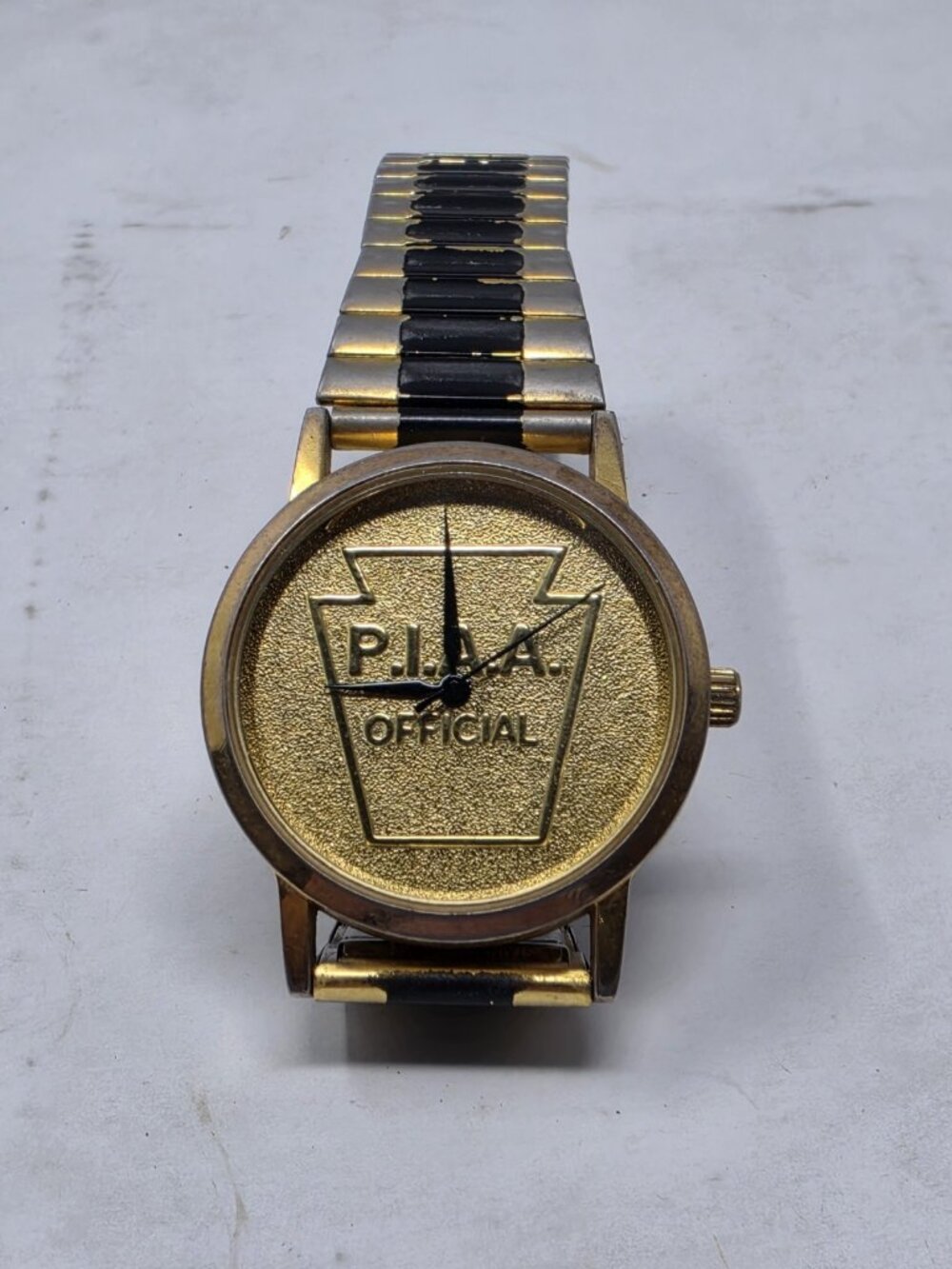 P.I.A.A. Official PIAA Pennsylvania Watch Gold Tone Stretch Band Keystone Vtg